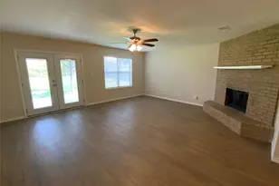 7605 Lisa Ct, Fort Worth, TX 76112 - Photo 2