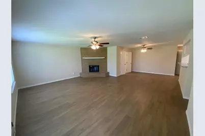 7605 Lisa Court, Fort Worth, TX 76112 - Photo 4