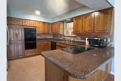 214 Whispering Oaks Street, Whitewright, TX 75491 - Photo 10