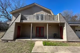214 Whispering Oaks St, Whitewright, TX 75491 - Photo 2