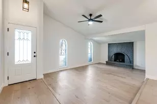 3114 Windsor Rd, Carrollton, TX 75007 - Photo 2