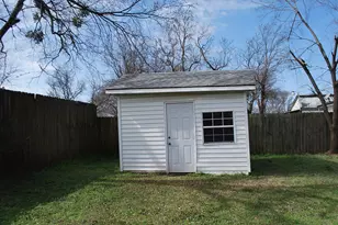 2604 W Johnson St, Denison, TX 75020 - Photo 32