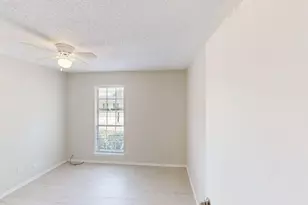 1434 CreekWood Ln, Mesquite, TX 75149 - Photo 8