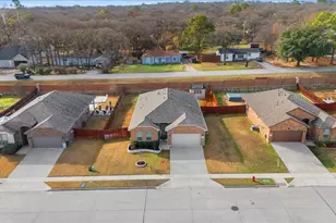 1080 Mooring Dr, Azle, TX 76020 - Photo 8