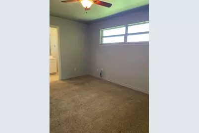 2105 W Pearl Street, Granbury, TX 76048 - Photo 10