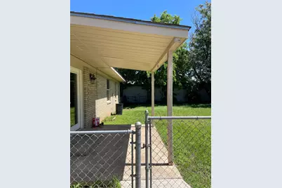 2105 W Pearl Street, Granbury, TX 76048 - Photo 20