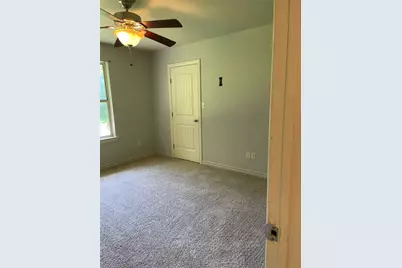 2105 W Pearl Street, Granbury, TX 76048 - Photo 16