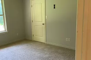 2105 W Pearl St, Granbury, TX 76048 - Photo 16