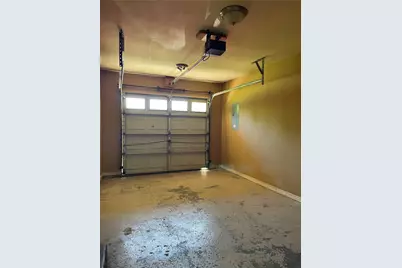 2105 W Pearl Street, Granbury, TX 76048 - Photo 18