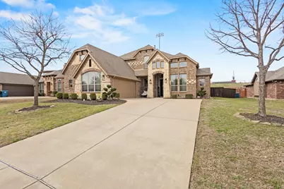 829 Edgewood Drive, DeSoto, TX 75115 - Photo 2