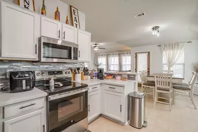 1911 Castaway Drive, Dallas, TX 75051 - Photo 6