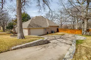 1929 Clear Creek Dr, Weatherford, TX 76087 - Photo 4