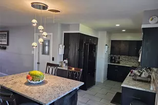 1737 W Parnell St, Denison, TX 75020 - Photo 6