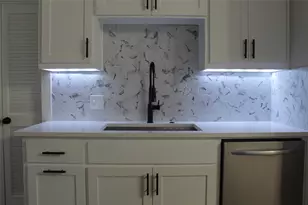 429 Stroud Ln, Garland, TX 75043 - Photo 8