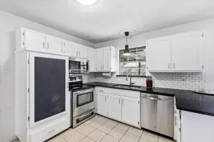 5001 Trails Edge Dr, Arlington, TX 76017 - Photo 10