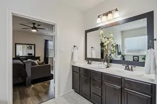 525 Meadow Springs Dr, Glenn Heights, TX 75154 - Photo 14