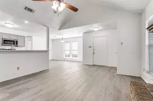 2121 Stone Moss Ln, Grapevine, TX 76051 - Photo 4