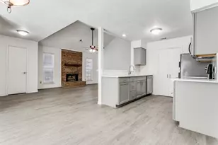 2121 Stone Moss Ln, Grapevine, TX 76051 - Photo 2