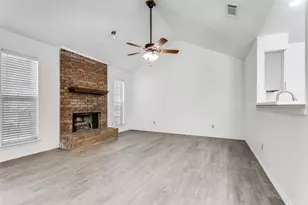 2121 Stone Moss Ln, Grapevine, TX 76051 - Photo 2