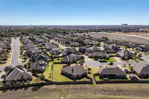 10701 Francis Dr, Waco, TX 76712 - Photo 40