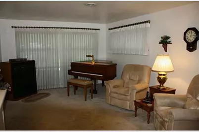 1815 John Smith Drive, Irving, TX 75061 - Photo 4