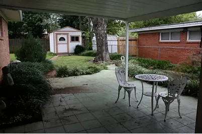 1815 John Smith Drive, Irving, TX 75061 - Photo 8