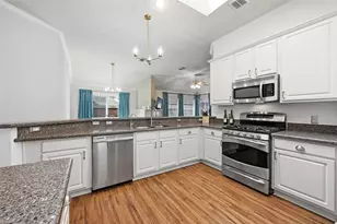 10119 Andre Dr, Irving, TX 75063 - Photo 6