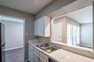 800 Treadwell Ct, Hurst, TX 76053 - Photo 14