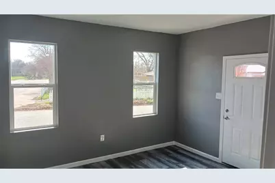 829 E Baltimore Avenue, Fort Worth, TX 76104 - Photo 6