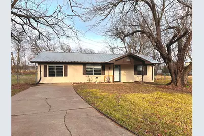 1000 S Andrea Drive, Mabank, TX 75147 - Photo 1