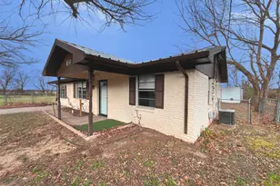 1000 S Andrea Dr, Mabank, TX 75147 - Photo 2