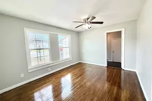 4813 Sandage Ave, Fort Worth, TX 76115 - Photo 4