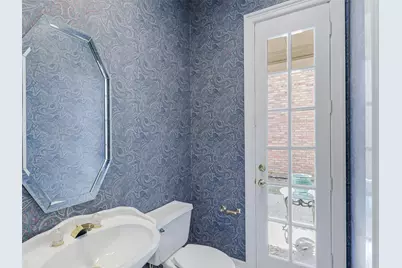 17108 Village Lane, Dallas, TX 75248 - Photo 32