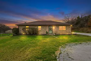 301 Calhoun Bend, Azle, TX 76020 - Photo 2