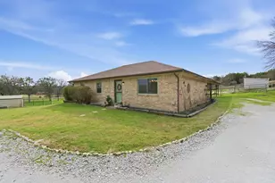 301 Calhoun Bend, Azle, TX 76020 - Photo 4