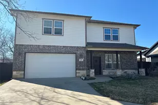 204 Pearl Ln, Lake Dallas, TX 75065 - Photo 2