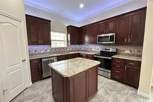 204 Pearl Ln, Lake Dallas, TX 75065 - Photo 10