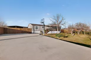 819 Hoss Rd, Sanger, TX 76266 - Photo 2