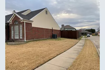 3909 Catalina Street, Rowlett, TX 75088 - Photo 2