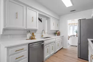 2414 Postbridge Rd, Grand Prairie, TX 75050 - Photo 10