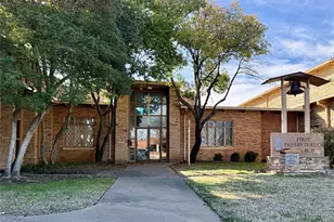 213 N Burnett Ave, Denison, TX 75020 - Photo 1