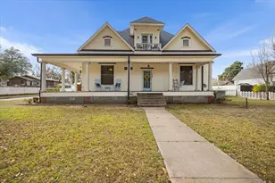 398 S Montgomery, Gilmer, TX 75645 - Photo 2