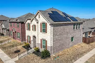 2301 Pyrite Dr, Aubrey, TX 76227 - Photo 2