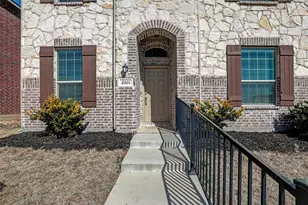 2301 Pyrite Dr, Savannah, TX 76227 - Photo 2