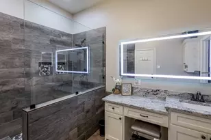 124 Stonecreek Dr, Irving, TX 75063 - Photo 20