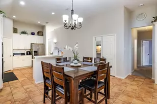 124 Stonecreek Dr, Irving, TX 75063 - Photo 10