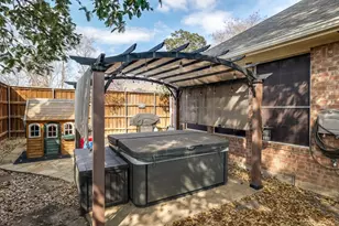 124 Stonecreek Dr, Irving, TX 75063 - Photo 28