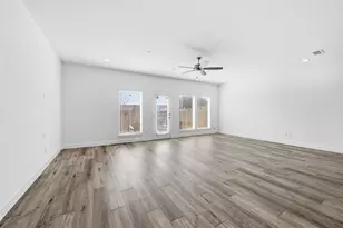 5653 Woodlands Dr, The Colony, TX 75056 - Photo 14