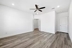 5653 Woodlands Dr, The Colony, TX 75056 - Photo 16