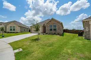 337 Sedalia Trl, Justin, TX 76247 - Photo 4